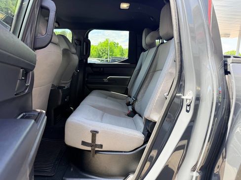Used 2024 Toyota Tacoma SR5 w/ SR5 Upgrade Package AWD/4WD image 31