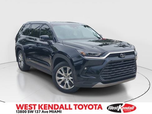Certified 2025 Toyota Grand Highlander FWD image 1