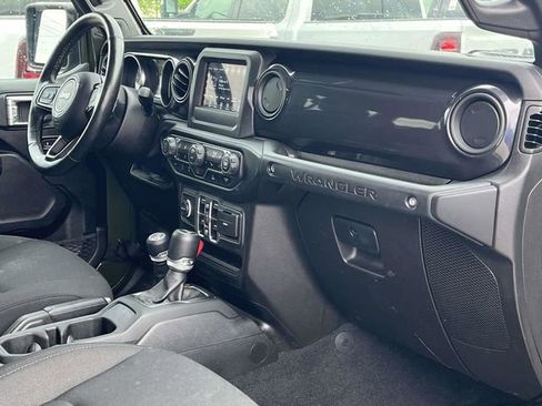 Used 2022 Jeep Wrangler Unlimited Sport image 24