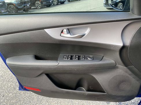 Used 2024 Kia Forte LXS w/ LXS Technology Package FWD image 18
