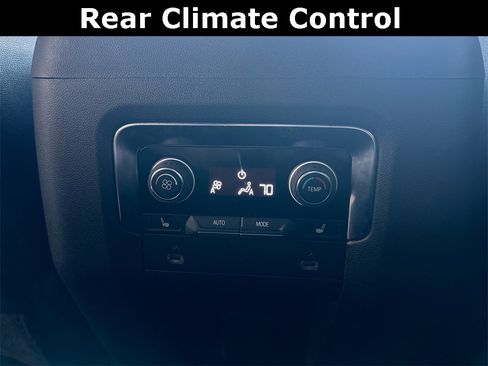 Used 2024 Chevrolet Suburban Premier image 40