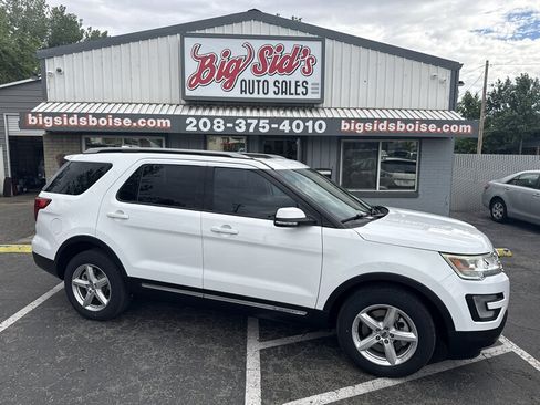 Used 2017 Ford Explorer XLT w/ Equipment Group 201A AWD/4WD image 1