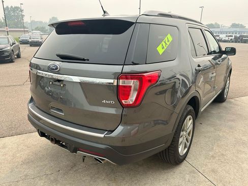 Used 2018 Ford Explorer XLT w/ Equipment Group 201A AWD/4WD image 7