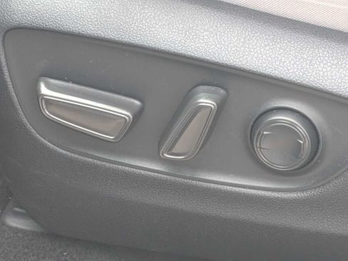 Used 2021 Toyota RAV4 XLE FWD image 16