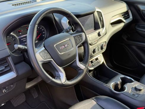 Used 2024 GMC Terrain SLT image 23