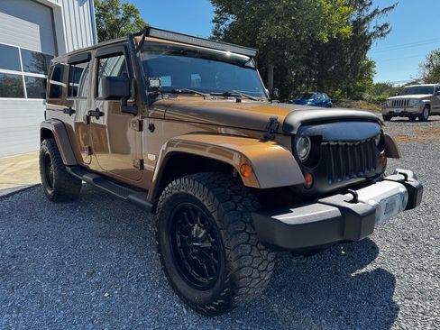 Used 2011 Jeep Wrangler 70th Anniversary w/ Dual Top Group image 3