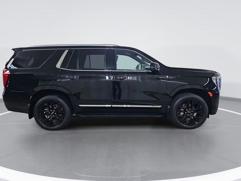 Certified 2023 GMC Yukon SLT w/ SLT Luxury Package image 2