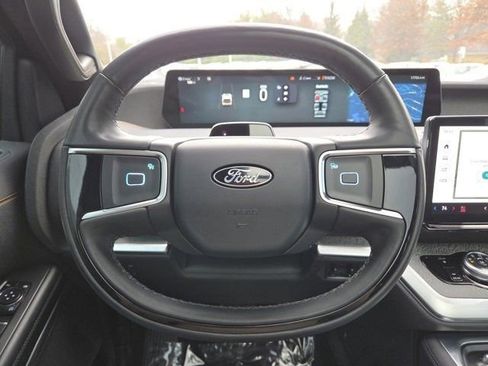 Used 2025 Ford Expedition Tremor image 39