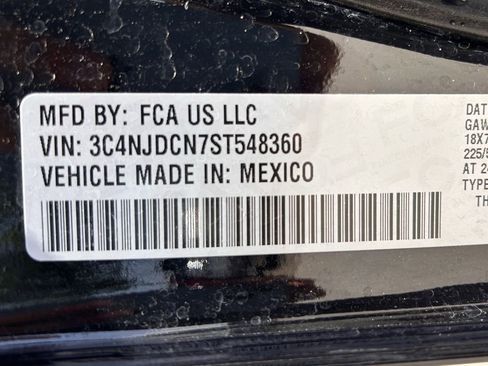 Used 2025 Jeep Compass Limited image 33