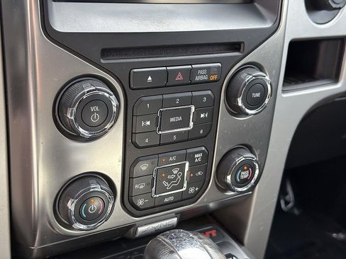 Used 2014 Ford F150 Raptor w/ Equipment Group 801A Luxury AWD/4WD image 39