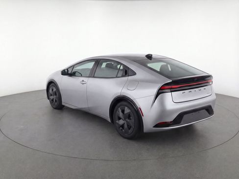 Used 2025 Toyota Prius LE FWD image 6