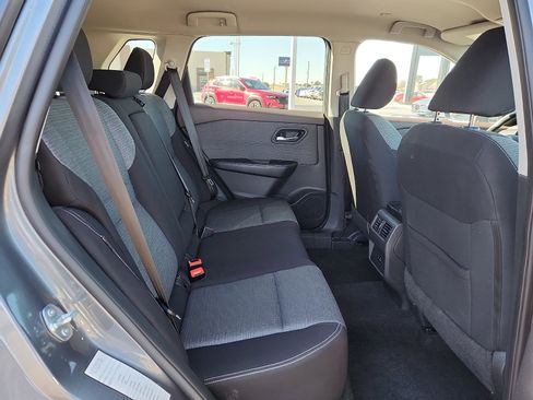 Used 2023 Nissan Rogue SV image 14