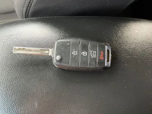 Used 2019 Kia Soul EV image 19