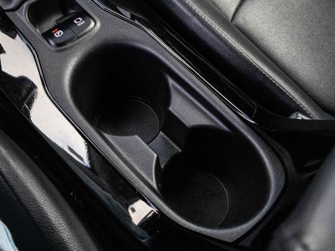 Certified 2022 Toyota Corolla Cross XLE image 21