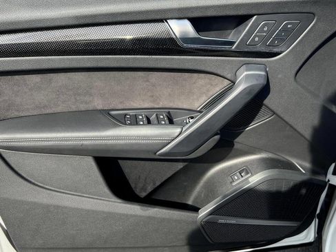 Used 2019 Audi SQ5 Premium Plus w/ Premium Plus Package image 19
