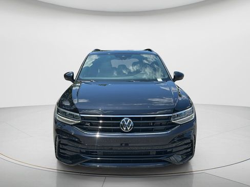 Used 2024 Volkswagen Tiguan SE R-Line FWD image 2