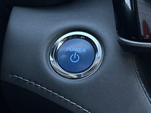 Used 2022 Toyota Highlander XLE image 24