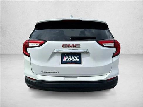 Used 2024 GMC Terrain SLE FWD image 4