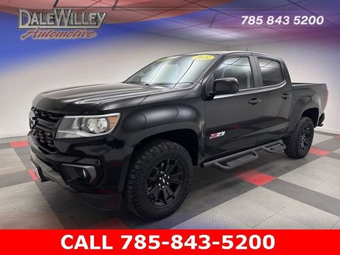 Used 2021 Chevrolet Colorado Z71 w/ Z71 Midnight Edition image 3