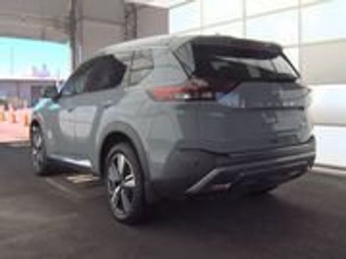Used 2023 Nissan Rogue SL w/ SL Premium Package image 6