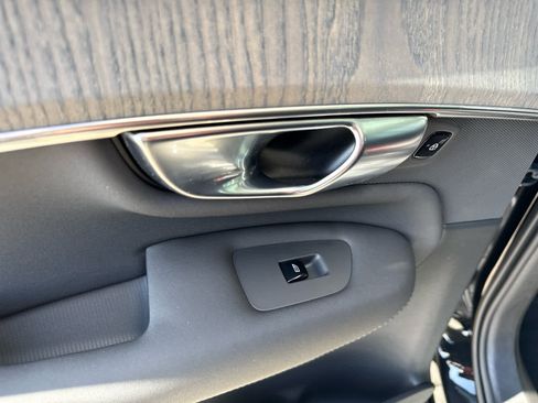 Used 2026 Volvo XC90 B6 Ultra w/ Protection Package Premier AWD/4WD image 9