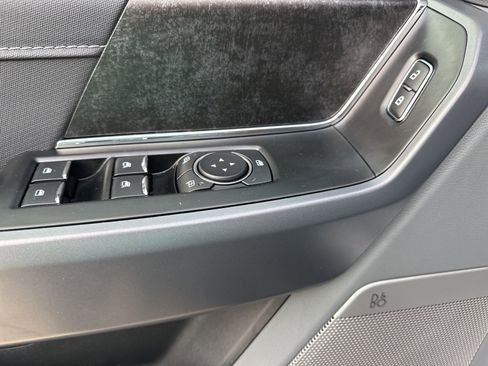 New 2025 Ford F150 Lightning Flash AWD/4WD image 10