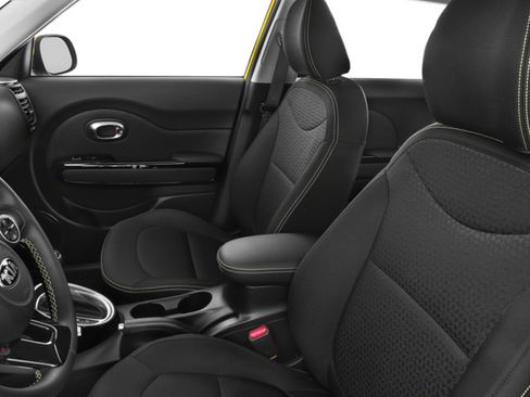 Used 2016 Kia Soul + FWD image 6