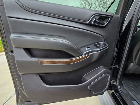 Used 2015 Chevrolet Suburban LT image 27