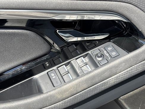 Used 2023 Land Rover Range Rover Evoque S AWD/4WD image 14