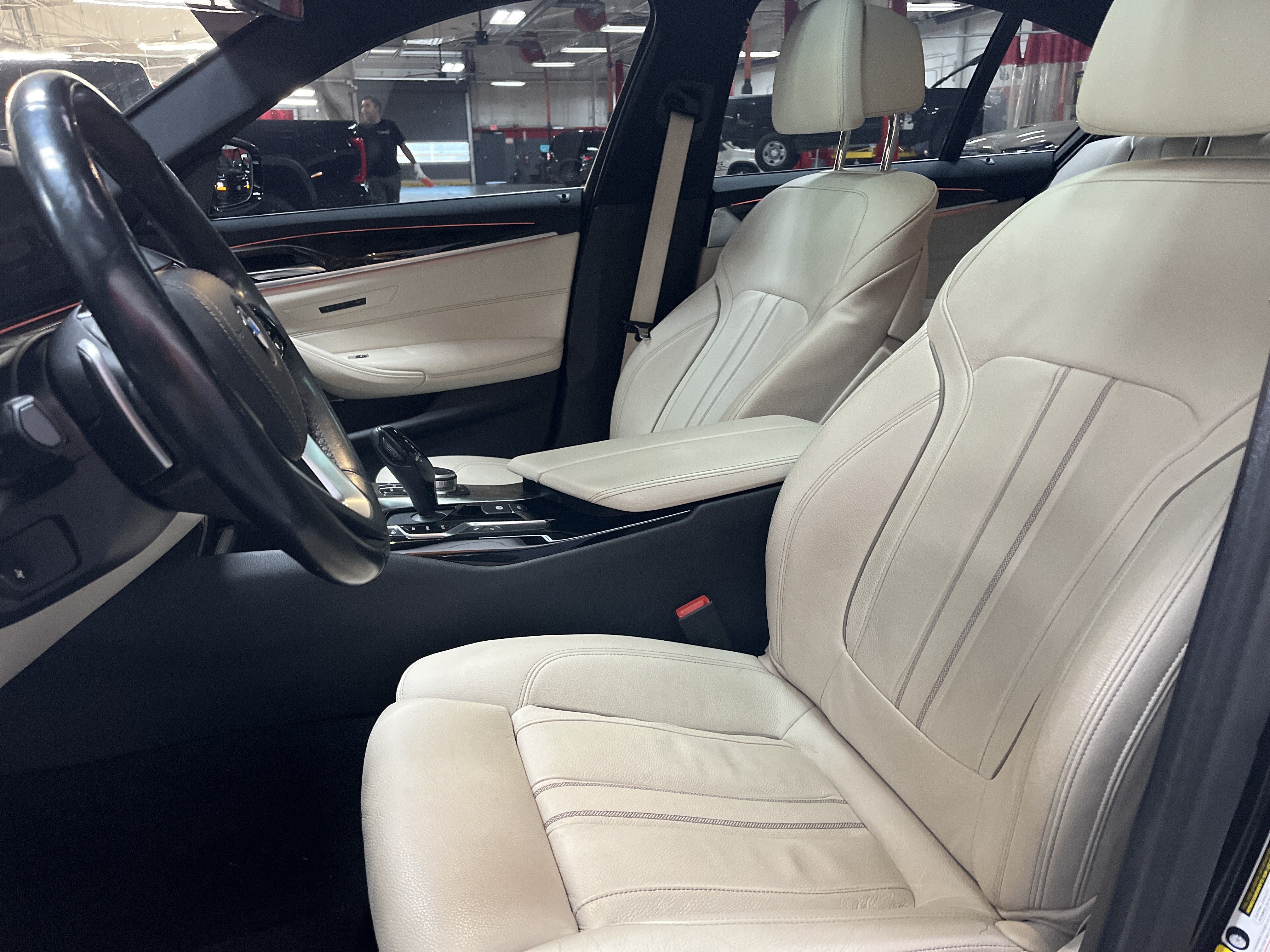 Used 2020 BMW 540i w/ Premium Package RWD image 7