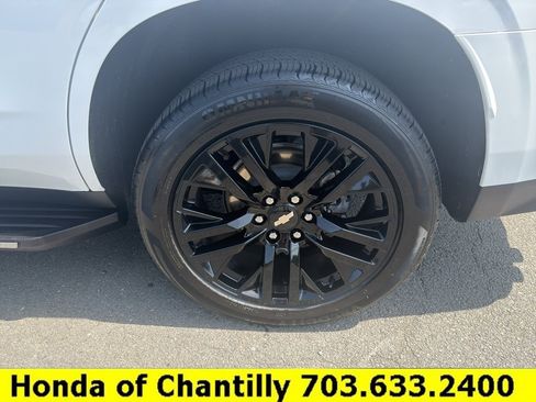 Used 2023 Chevrolet Tahoe Premier AWD/4WD image 32