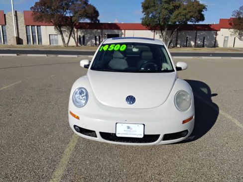 Used 2007 Volkswagen Beetle Coupe w/ Package 2 image 2