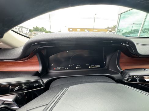Used 2020 Lincoln Aviator Reserve w/ Equipment Group 202A AWD/4WD image 12