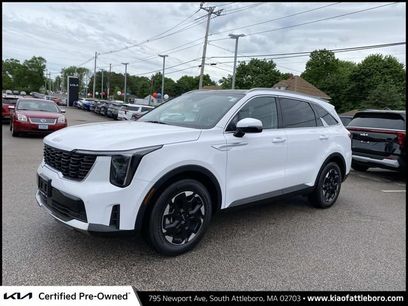 Certified 2025 Kia Sorento S w/ Panoramic Sunroof Package