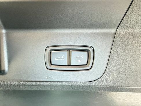 Used 2023 Porsche Panamera 4 Platinum Edition AWD/4WD image 39