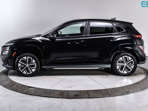 Used 2023 Hyundai Kona SE FWD image 3