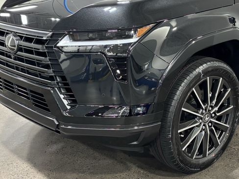 Used 2026 Lexus GX 550 w/ Accessory Package (2T) AWD/4WD image 7