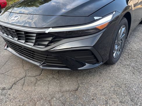 Certified 2025 Hyundai Elantra Hybrid FWD image 26