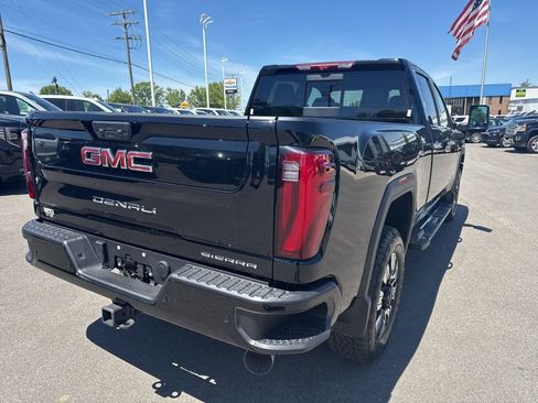Used 2025 GMC Sierra 2500 Denali w/ Technology Package AWD/4WD image 5