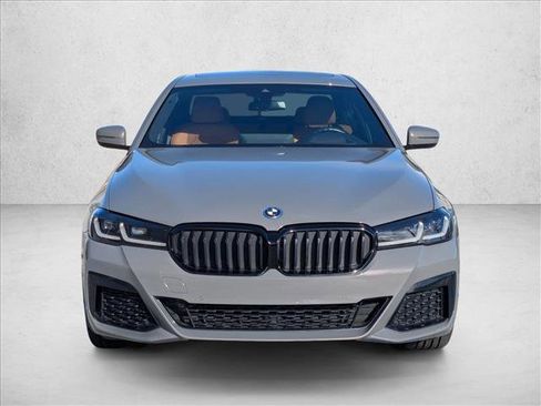 Used 2022 BMW 530e w/ Premium Package image 3