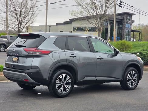 Used 2023 Nissan Rogue SV image 5
