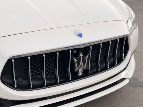 Used 2017 Maserati Quattroporte S GranLusso RWD image 17