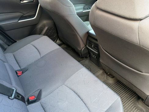 Used 2020 Toyota RAV4 XLE w/ Convenience Package AWD/4WD image 18