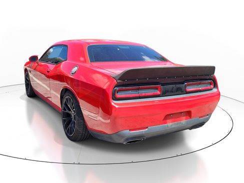 Used 2016 Dodge Challenger R/T RWD image 3