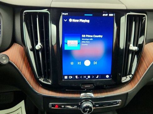 Used 2023 Volvo XC60 B5 Plus w/ Climate Package AWD/4WD image 18