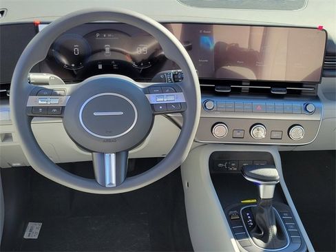 New 2026 Hyundai Kona SE image 4