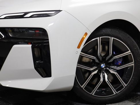 Certified 2025 BMW 740i xDrive 740i xDrive w/ Premium Package image 3