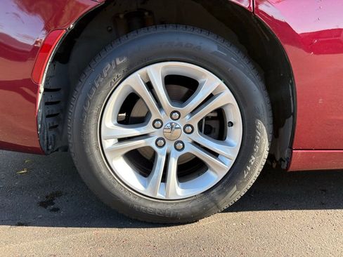 Used 2019 Dodge Charger SXT image 6