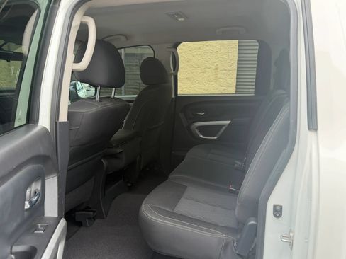 Used 2017 Nissan Titan SV RWD image 28