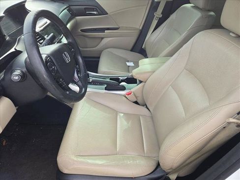 Used 2015 Honda Accord Touring image 14